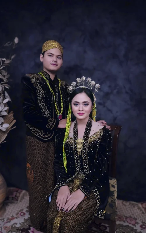 Foto Cerita Tunangan Fariz Della