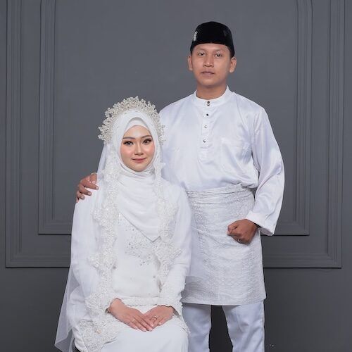 Foto cover Rifqi Putri copy