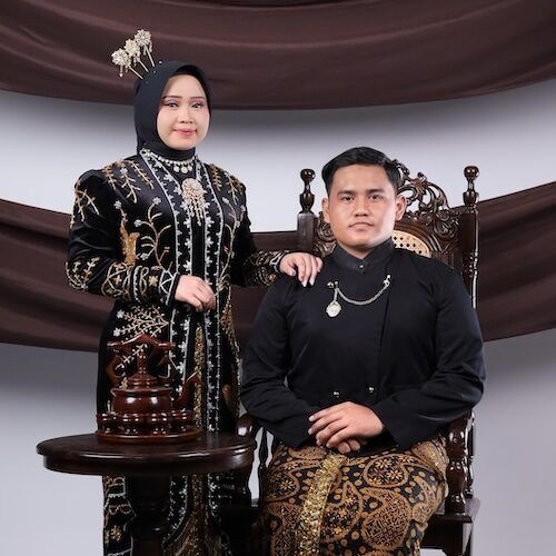 REVISI COVER Indri Raha copy.jpg
