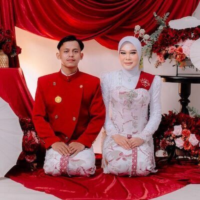 Cover dan foto pria Esti Adji copy