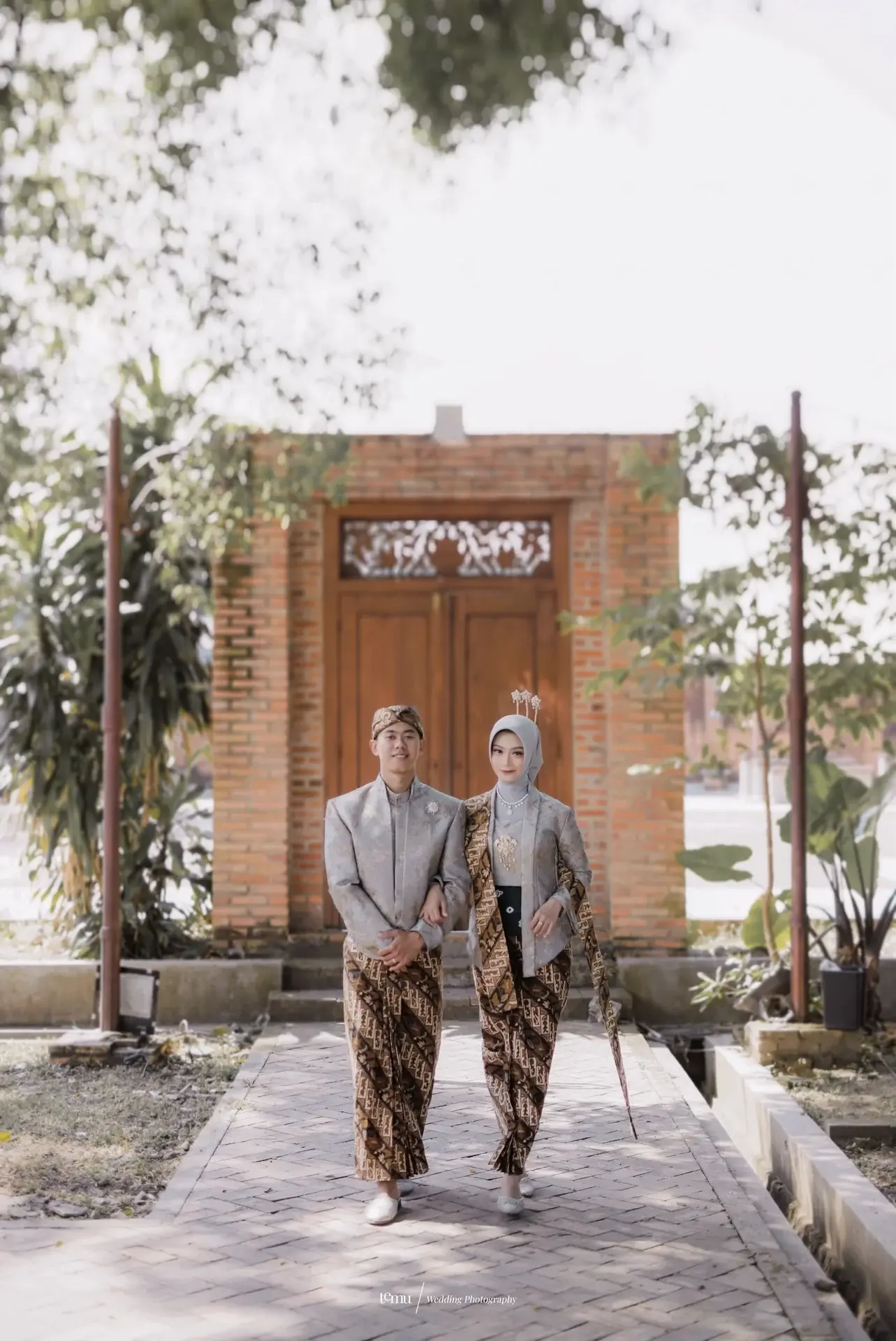 Penutup Suryani Adi SA