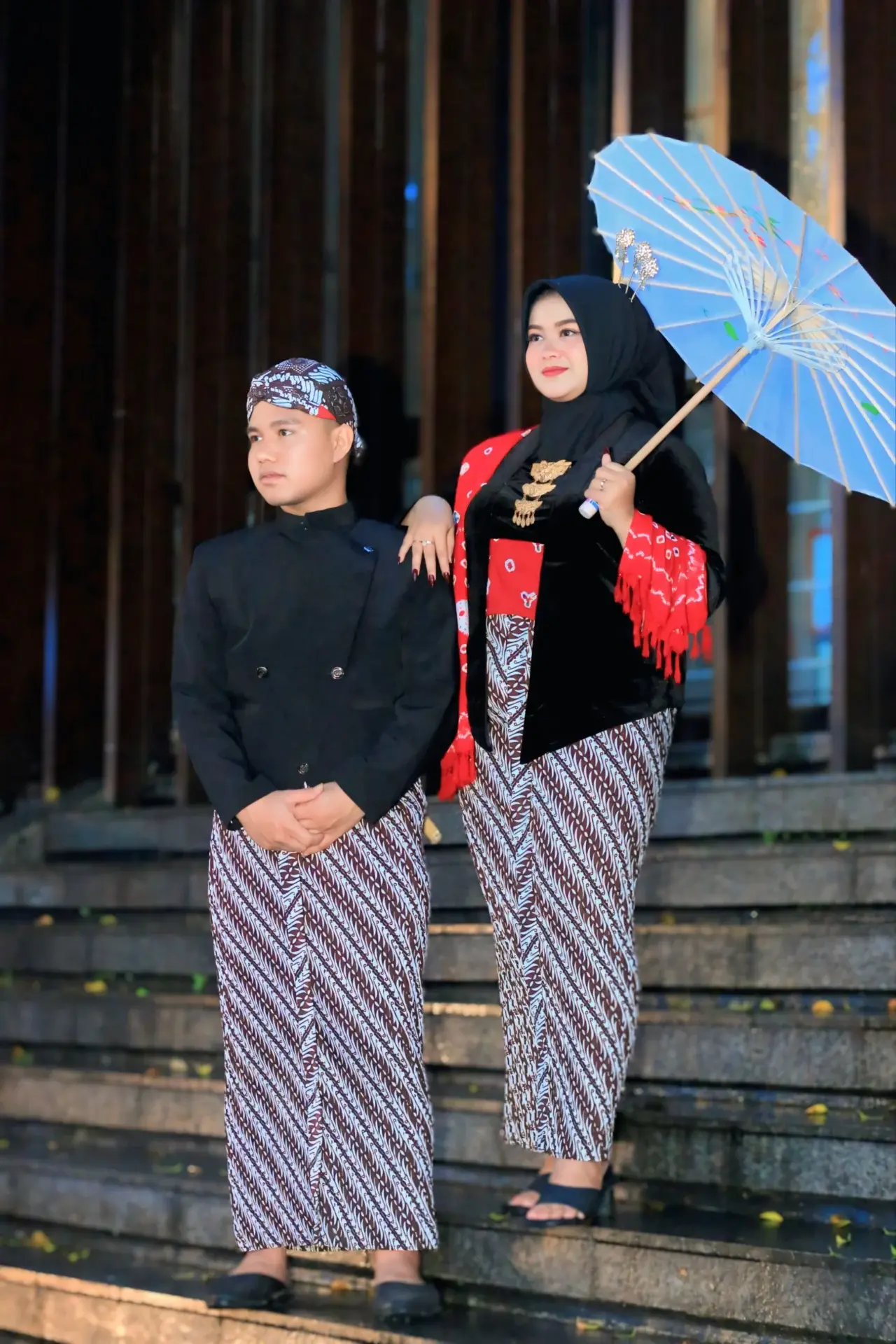 FOTO PENUTUP Rini Andy