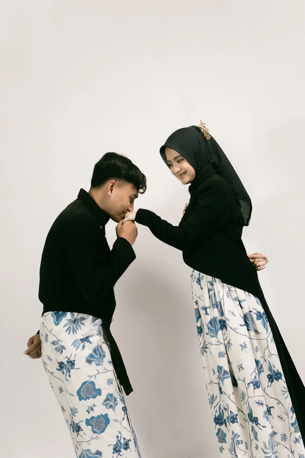 Lamaran bintang mirza
