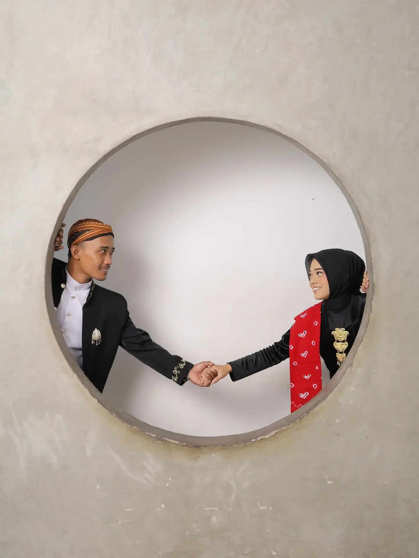 Love storyawal bertemu Ella Mamik