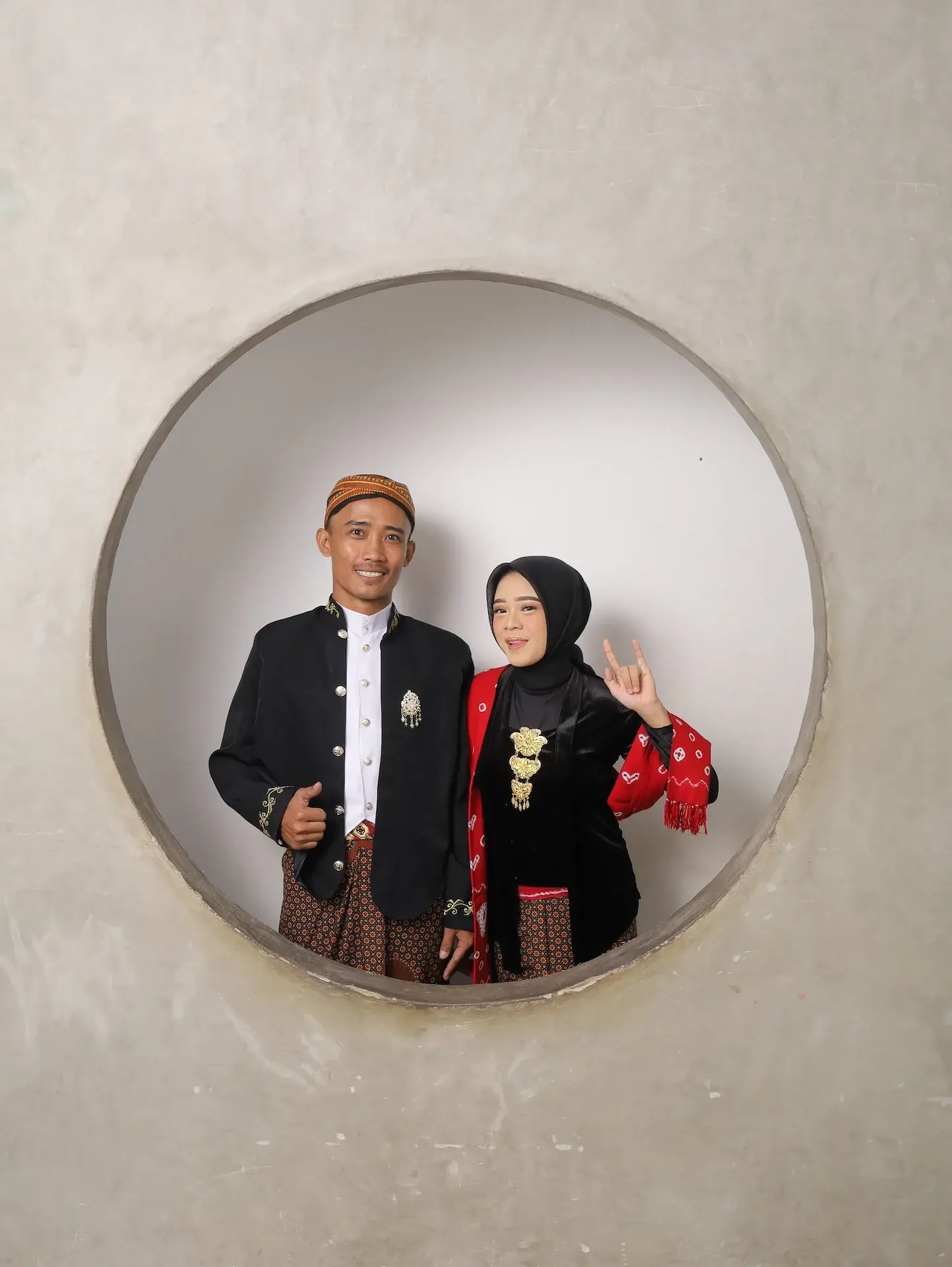 Penutup Ella Mamik