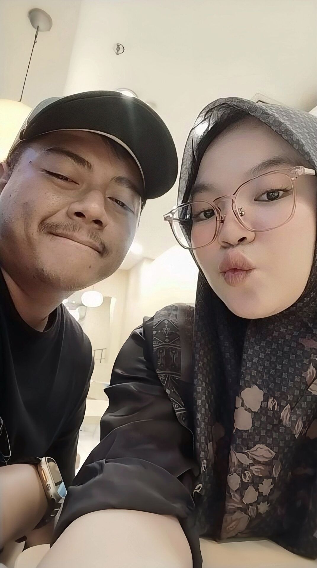 Menjalin hubungan Putri Yuda